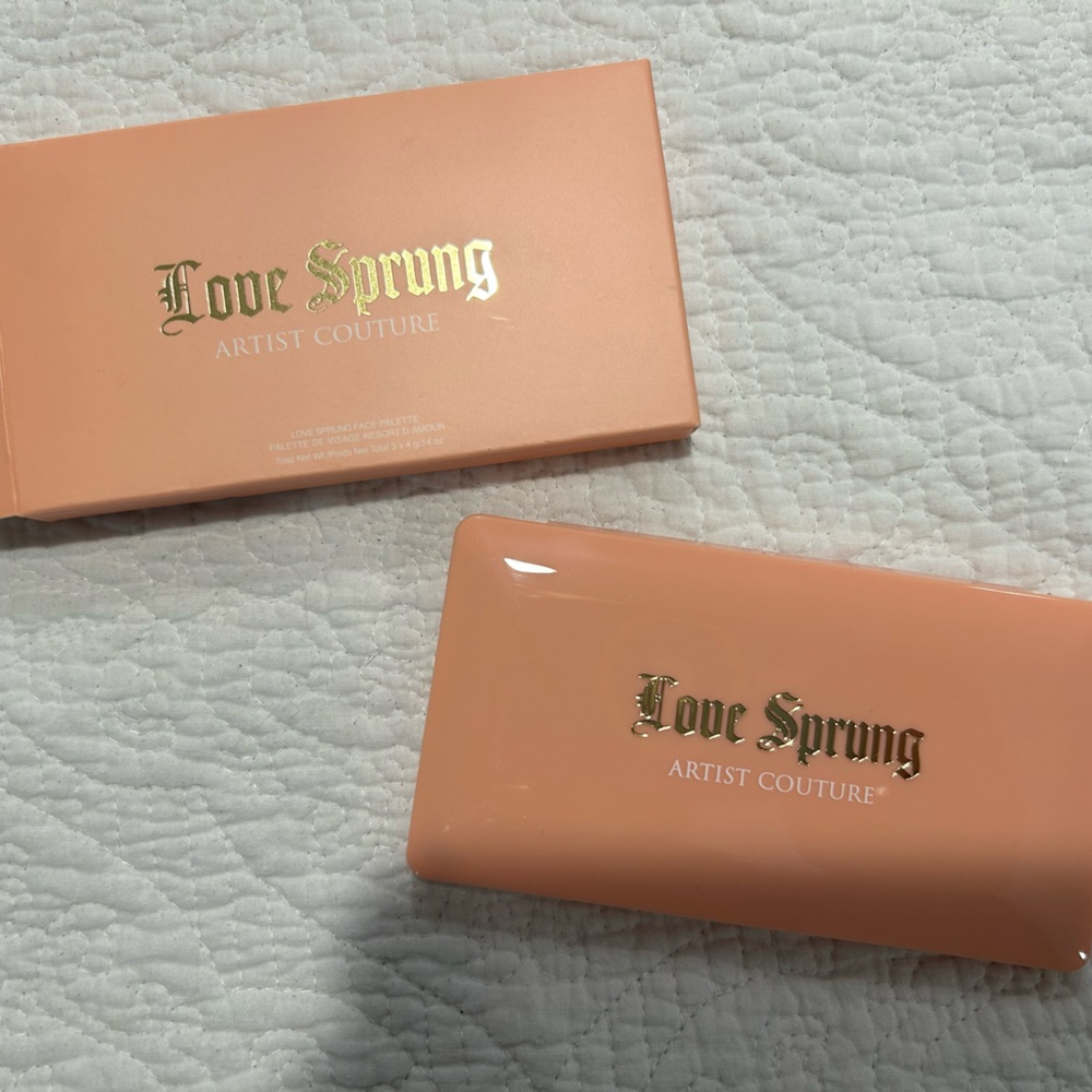 🌟BOGO🌟 Buy 1, Get 1 1/2 off!!  Love Sprung Face Palette NIB